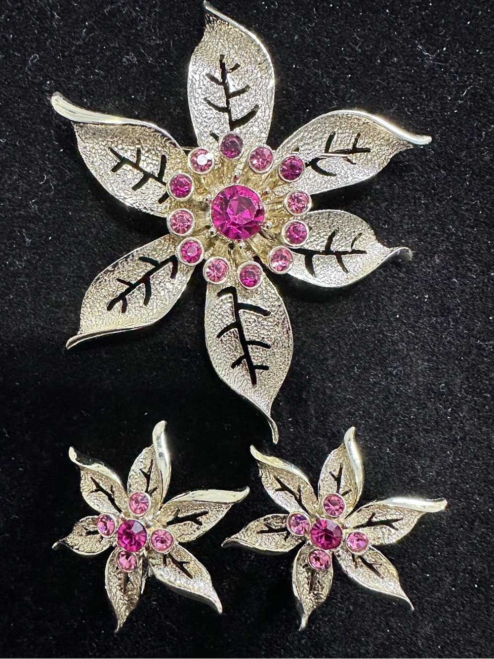 Sarah Coventry Vtge. Gold tone Flower with pink rhinestones /clip earrings -set3